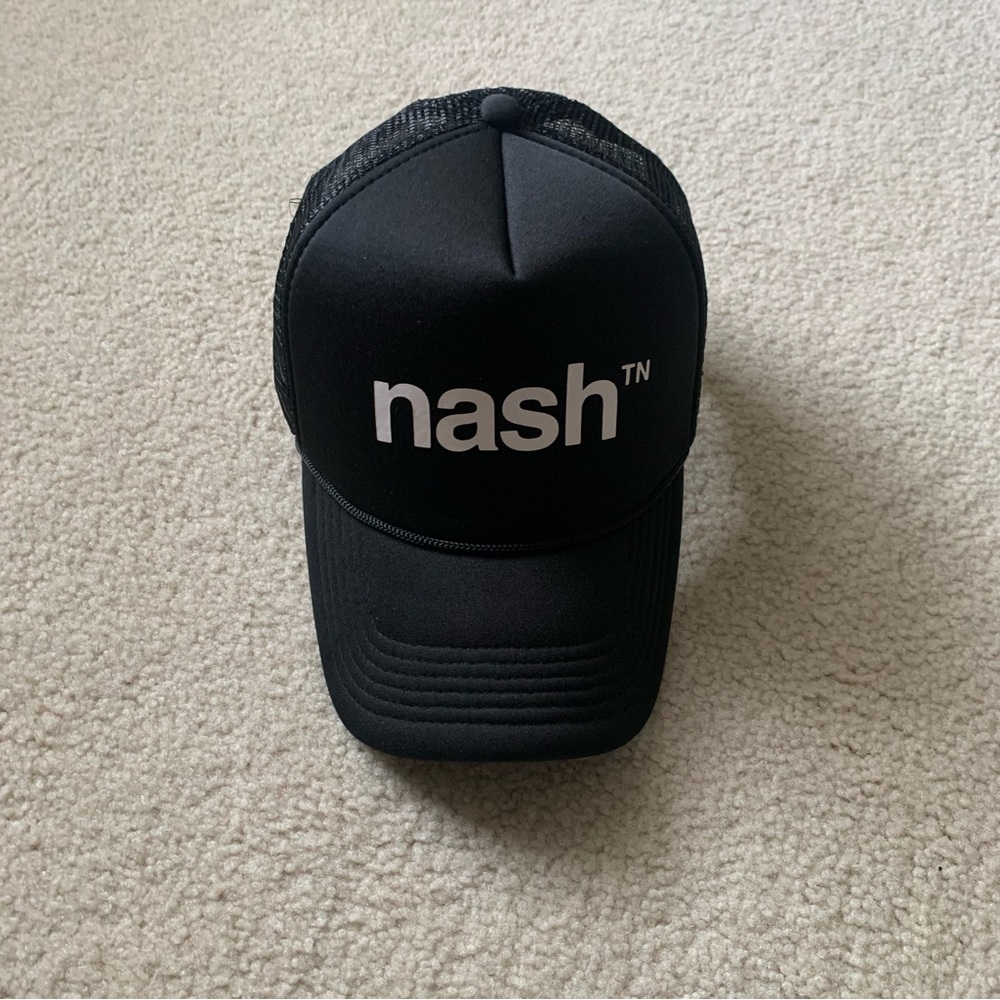 NASHVILLE TRUCKER HAT